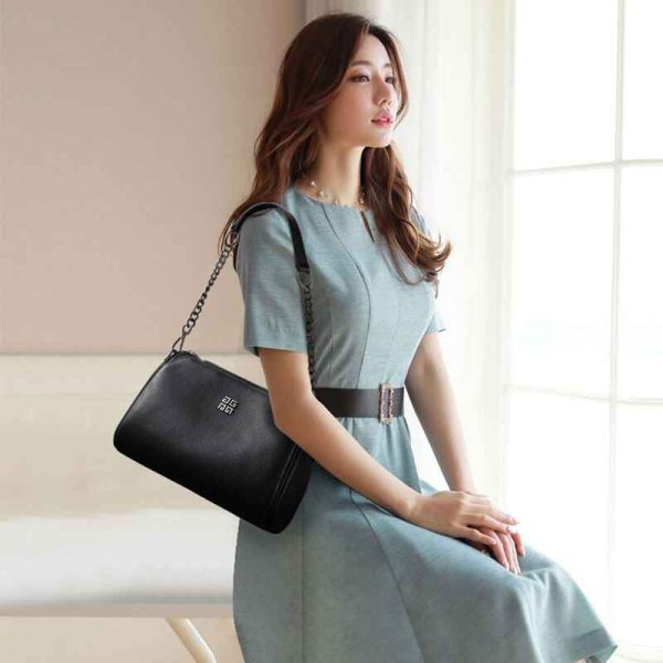 Elegant Women’s Leather Shoulder Messenger Bag - Image 2
