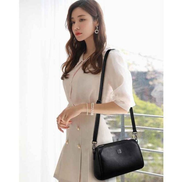 Elegant Women’s Leather Shoulder Messenger Bag - Image 3