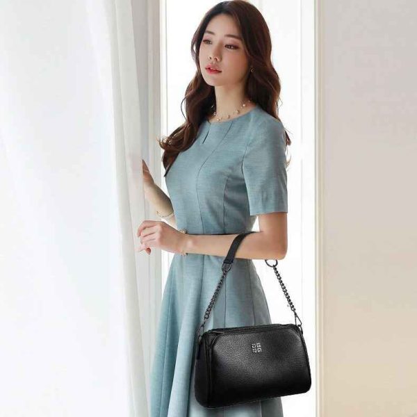 Elegant Women’s Leather Shoulder Messenger Bag - Image 4