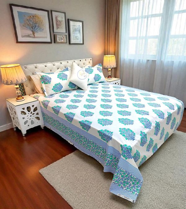 Multicolor Cotton Double Bed Sheet with Pillow Covers
